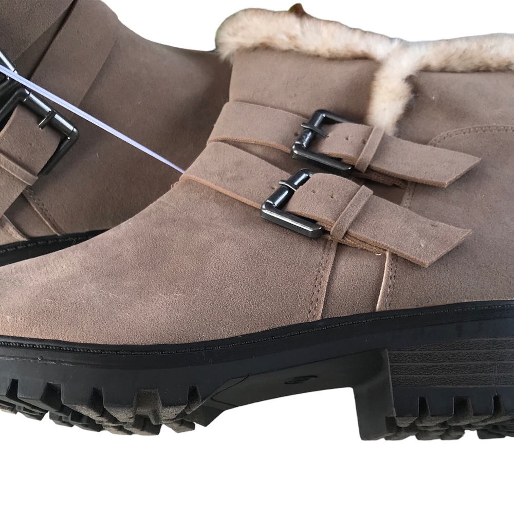 Boots - Picture 5 of 6